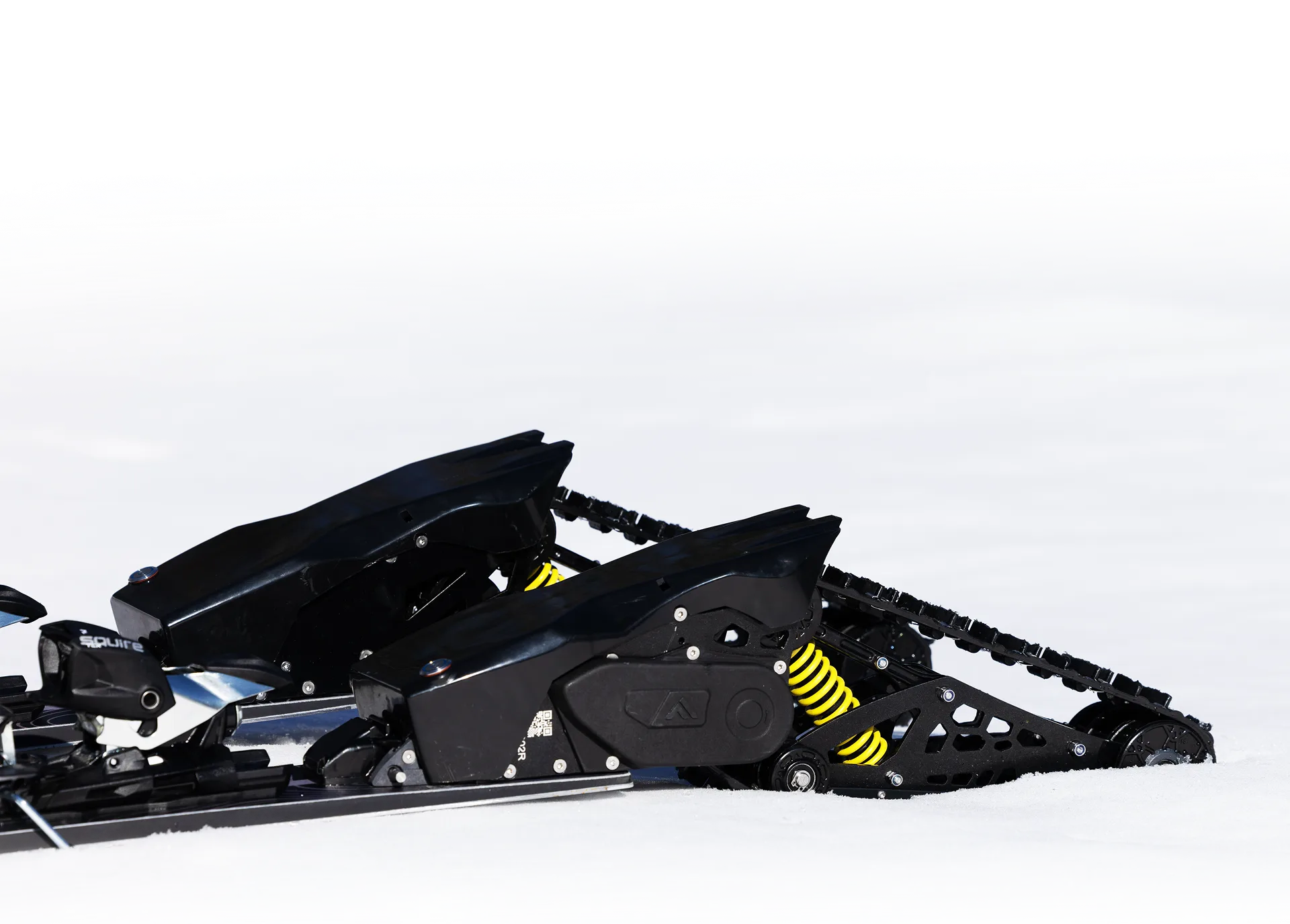 Frigid Dynamics E-XC custom electric ski — full view